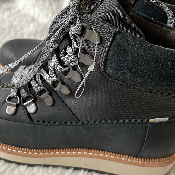 NWOT Toms Mesa waterproof black leather techy nylon lace up booties 5 - Picture 3 of 9
